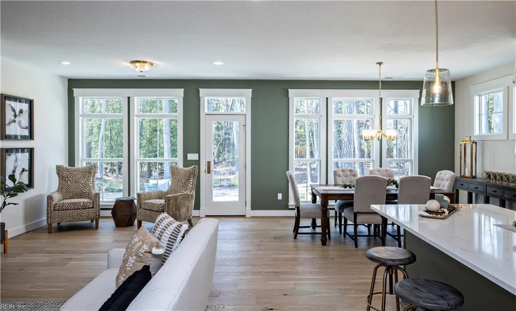 Suffolk, Virginia 23433, United States, 4 Bedrooms Bedrooms, ,4 BathroomsBathrooms,Residential,Pending,17249