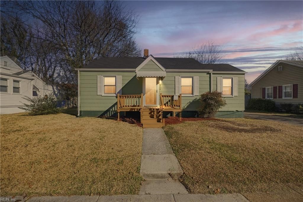 Photo of 512 Gladstone Road, Norfolk, VA 23505 (MLS # 10616523)