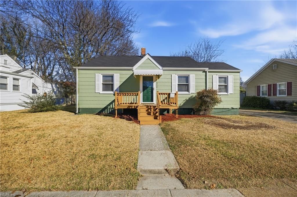 Photo of 512 Gladstone Road, Norfolk, VA 23505 (MLS # 10616523)