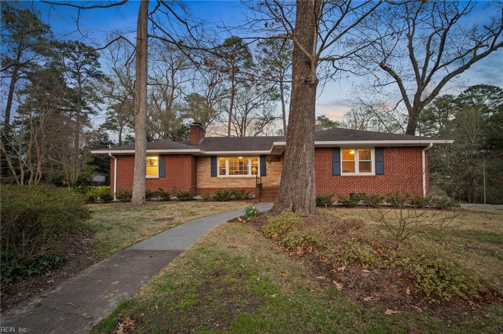 Photo of 1605 Mallard Lane, Virginia Beach, VA 23455 (MLS # 10624511)