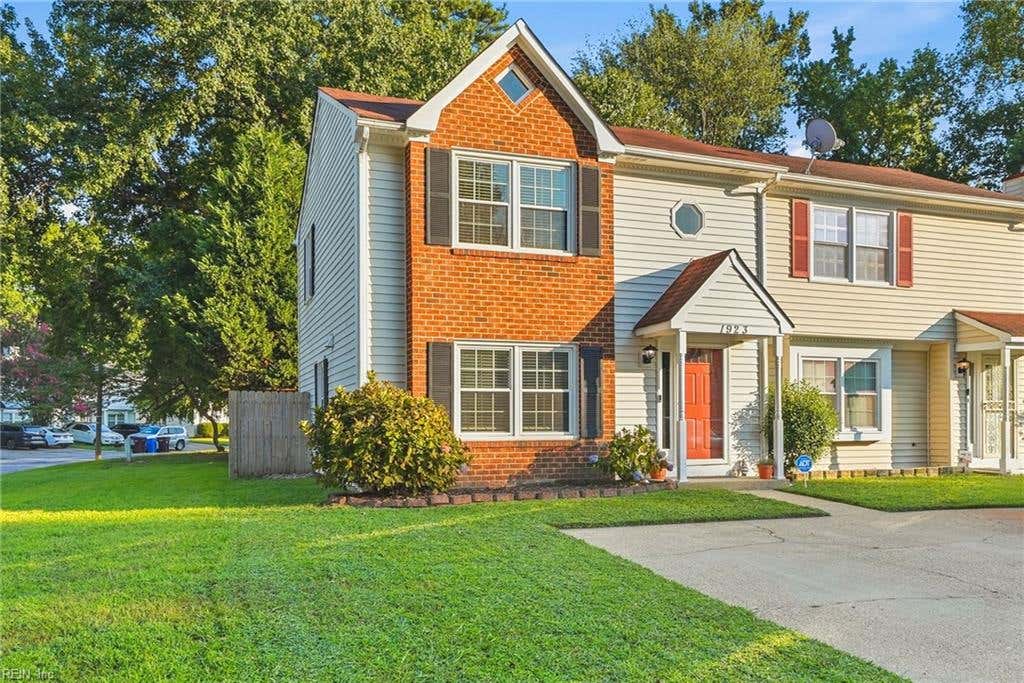 Photo of 1923 Devonwood Common, Chesapeake, VA 23320 (MLS # 10649319)