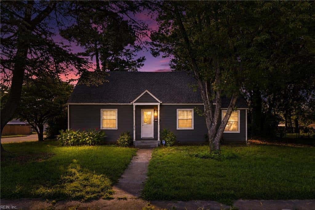 Photo of 86 Wyoming Avenue, Portsmouth, VA 23701 (MLS # 10648666)