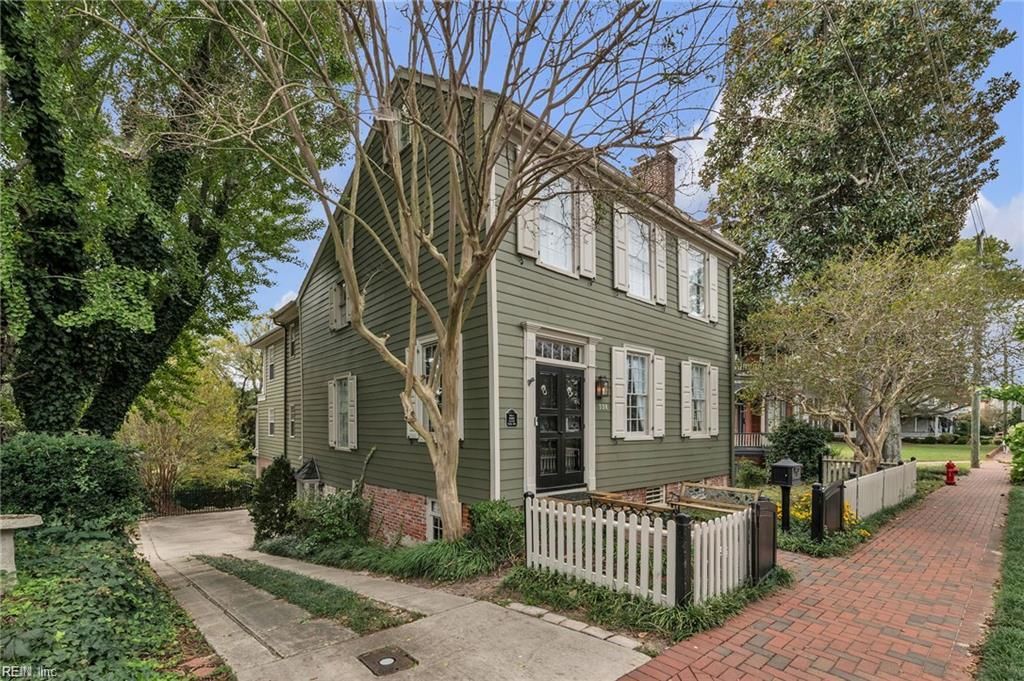 Photo of 338 S Church Street, Smithfield, VA 23430 (MLS # 10611674)