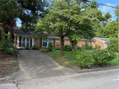 Photo for 125 W Bay AVE