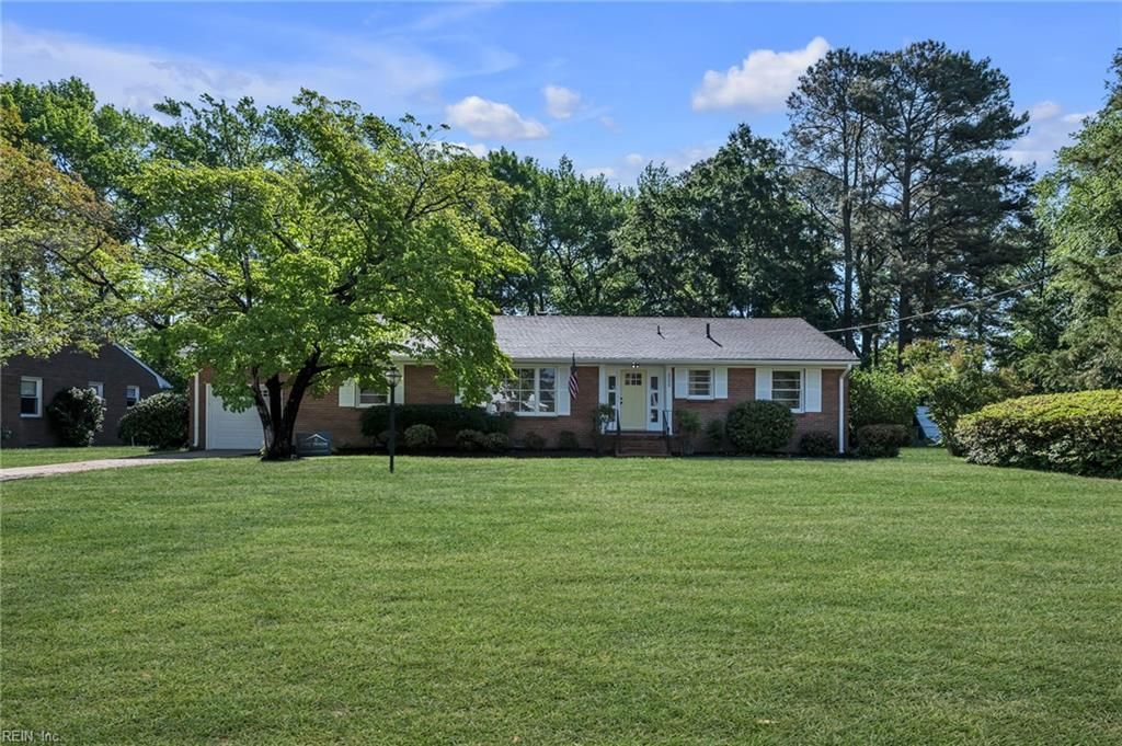 Photo of 3229 Dogwood Drive, Portsmouth, VA 23703 (MLS # 10634146)
