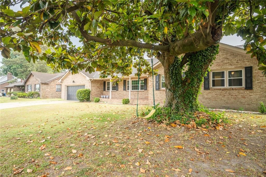 Photo of 1365 Independence Boulevard Boulevard, Virginia Beach, VA 23455 (MLS # 10636332)
