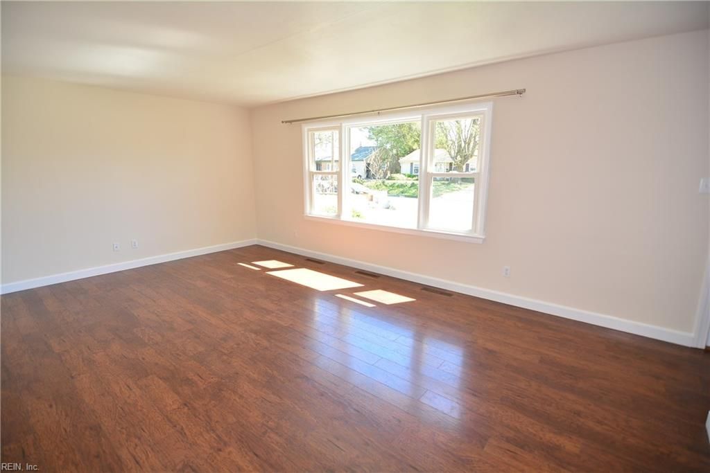 Photo of 617 Breeds Hill Road, Virginia Beach, VA 23462 (MLS # 10622981)