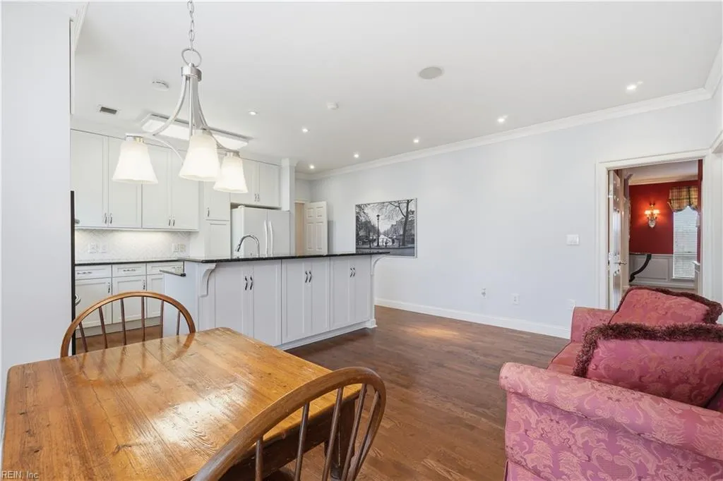 Norfolk, Virginia 23507, United States, 3 Bedrooms Bedrooms, ,3 BathroomsBathrooms,Residential,Active,253140