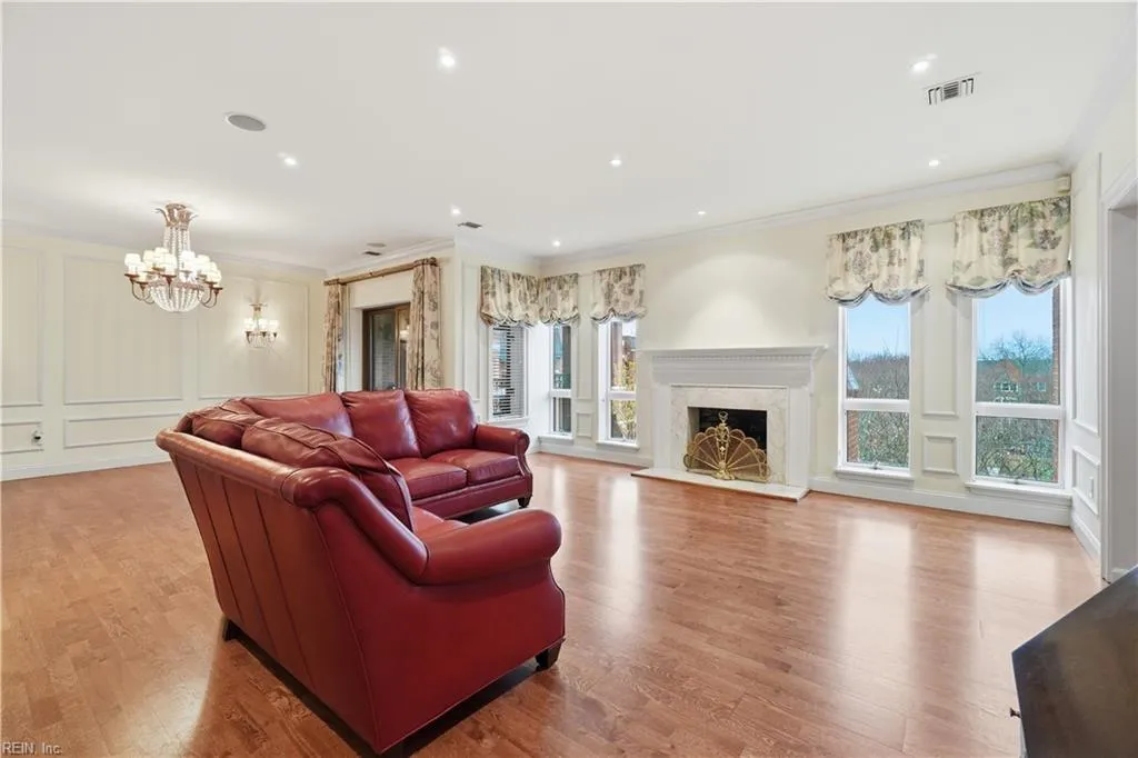 Norfolk, Virginia 23507, United States, 3 Bedrooms Bedrooms, ,3 BathroomsBathrooms,Residential,Active,253140