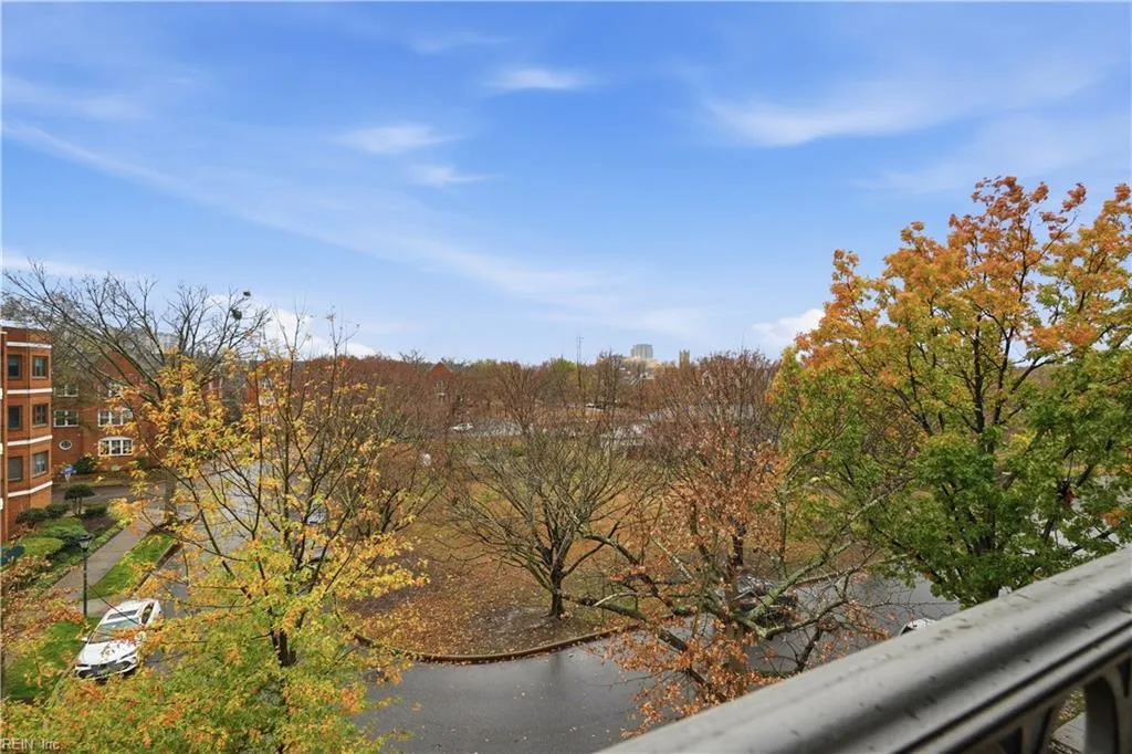 Norfolk, Virginia 23507, United States, 3 Bedrooms Bedrooms, ,3 BathroomsBathrooms,Residential,Active,253140