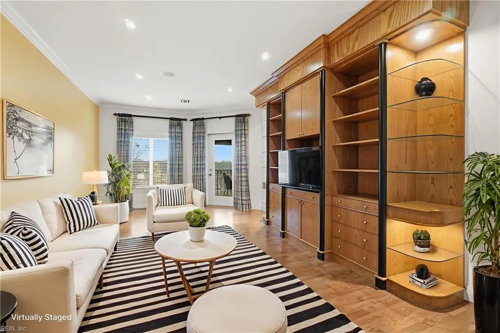 Norfolk, Virginia 23507, United States, 3 Bedrooms Bedrooms, ,3 BathroomsBathrooms,Residential,Active,253140