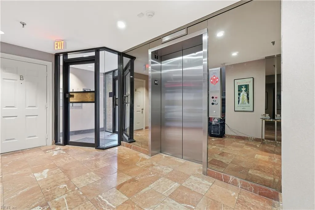 Norfolk, Virginia 23507, United States, 3 Bedrooms Bedrooms, ,3 BathroomsBathrooms,Residential,Active,253140