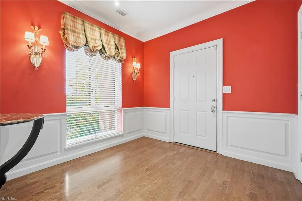 Norfolk, Virginia 23507, United States, 3 Bedrooms Bedrooms, ,3 BathroomsBathrooms,Residential,Active,253140