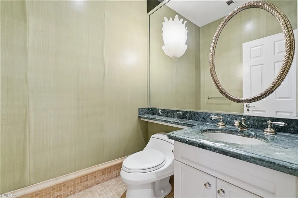 Norfolk, Virginia 23507, United States, 3 Bedrooms Bedrooms, ,3 BathroomsBathrooms,Residential,Active,253140