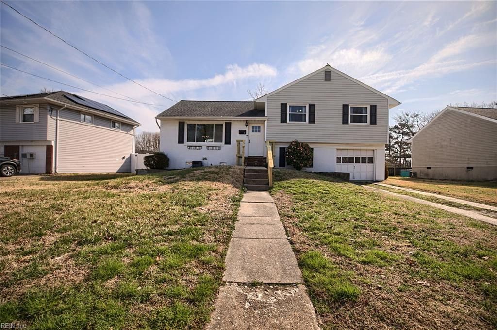 Photo of 30 Yorkshire Terrace, Hampton, VA 23666 (MLS # 10624134)