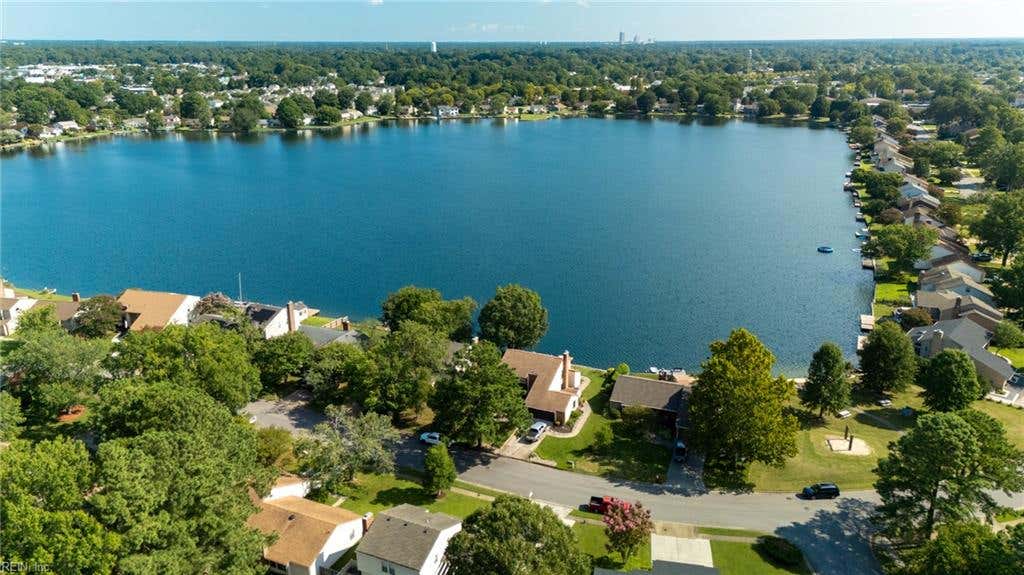 Photo of 1604 Lake Christopher Drive, Virginia Beach, VA 23464 (MLS # 10649913)