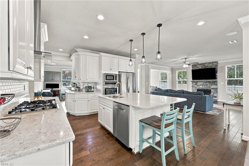 Photo of 404 Foxgate Court, Chesapeake, VA 23322 (MLS # 10654517)