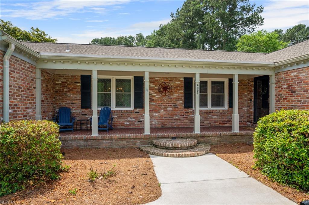 4252 Country Club CIR