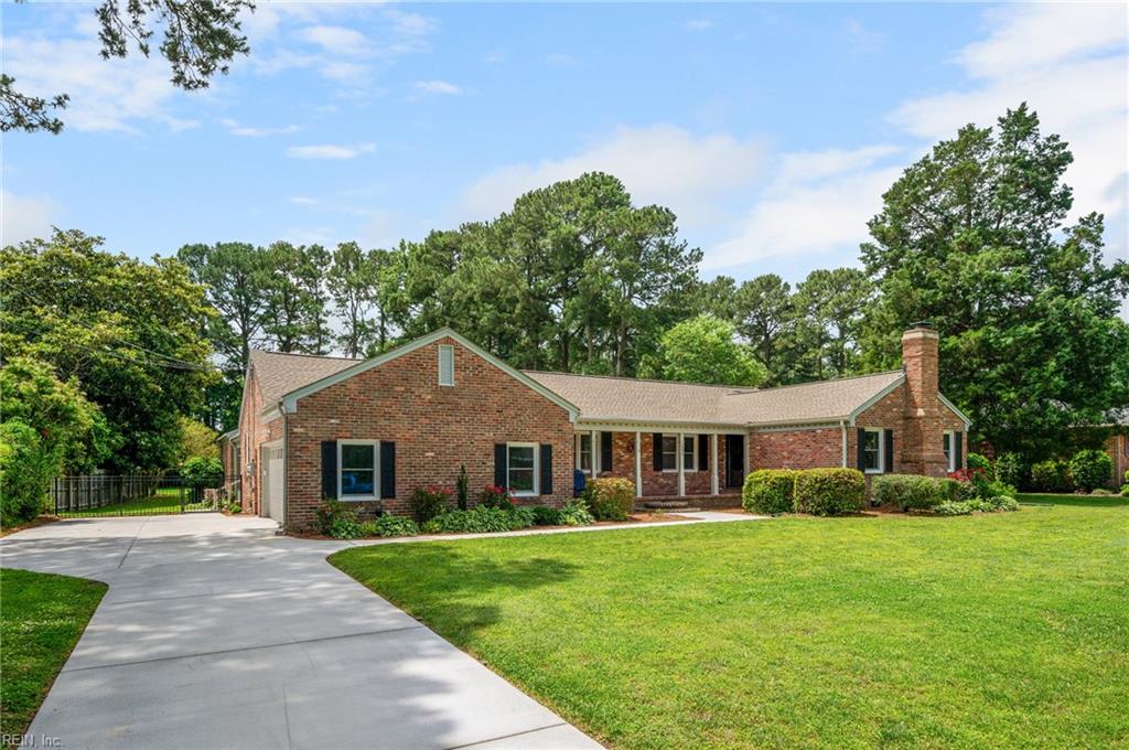 4252 Country Club CIR