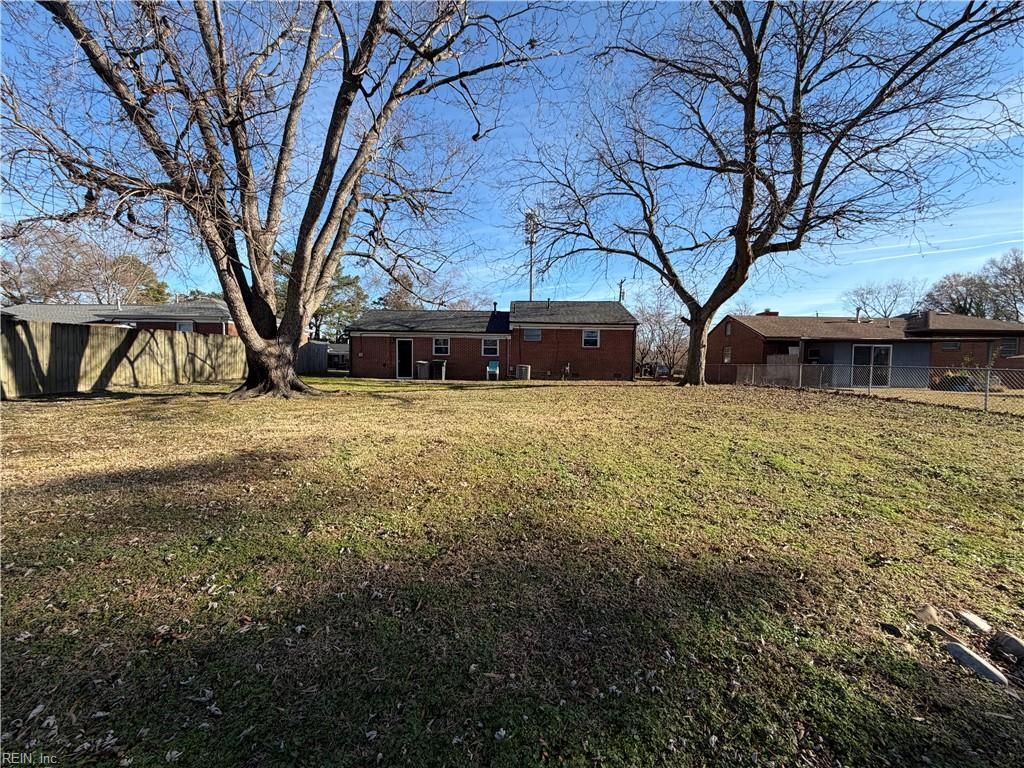 Photo of 19 Plantation Drive, Hampton, VA 23669 (MLS # 10614403)