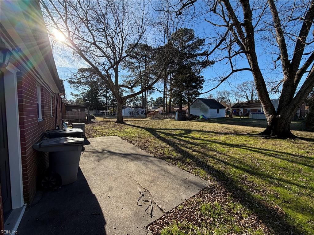 Photo of 19 Plantation Drive, Hampton, VA 23669 (MLS # 10614403)