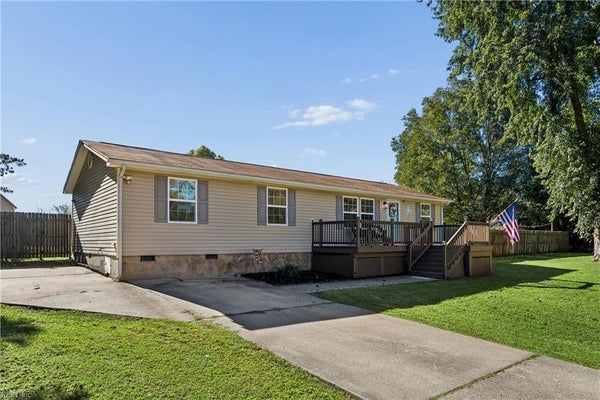 6759 HILLTOP DR, GLOUCESTER, VA 23061 - Image e84e55ec89f98bedc6050c35cdd8ca68/45274181