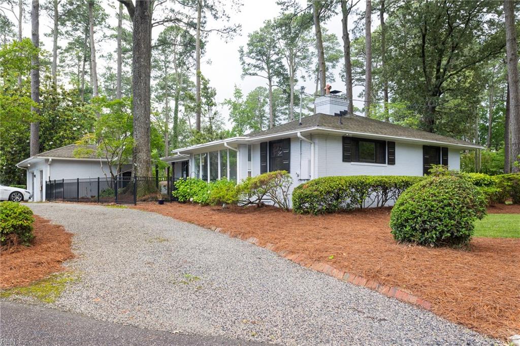 1301 Penguin CIR