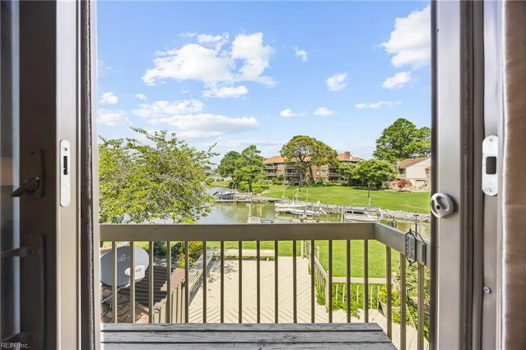 Portsmouth, Virginia 23703, United States, 3 Bedrooms Bedrooms, ,3 BathroomsBathrooms,Residential,Active,173521