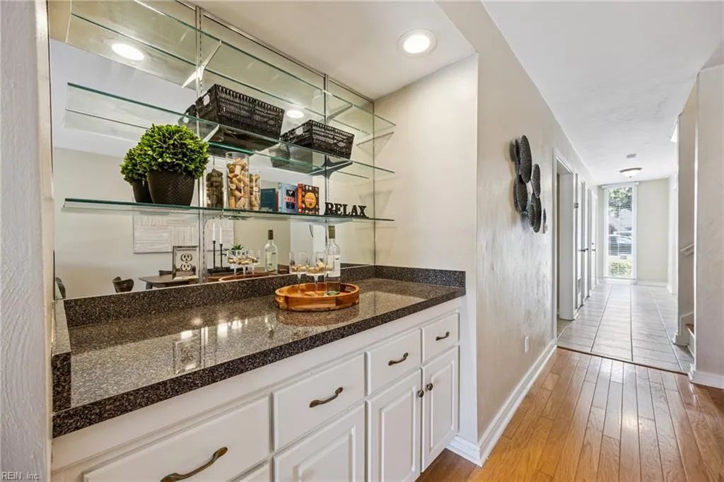 Portsmouth, Virginia 23703, United States, 3 Bedrooms Bedrooms, ,3 BathroomsBathrooms,Residential,Active,173521