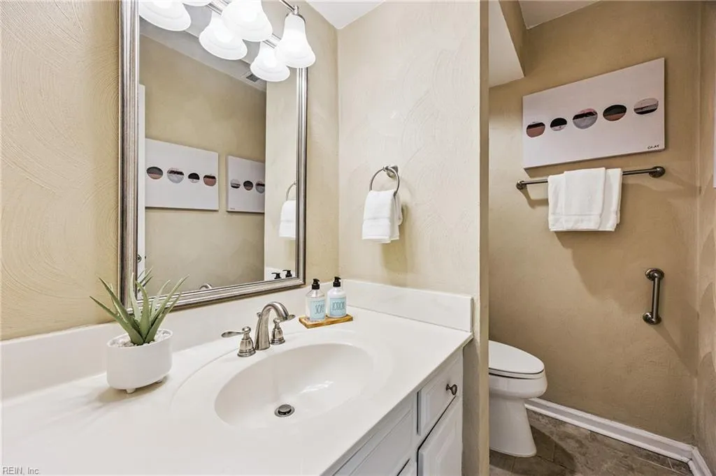 Portsmouth, Virginia 23703, United States, 3 Bedrooms Bedrooms, ,3 BathroomsBathrooms,Residential,Active,173521