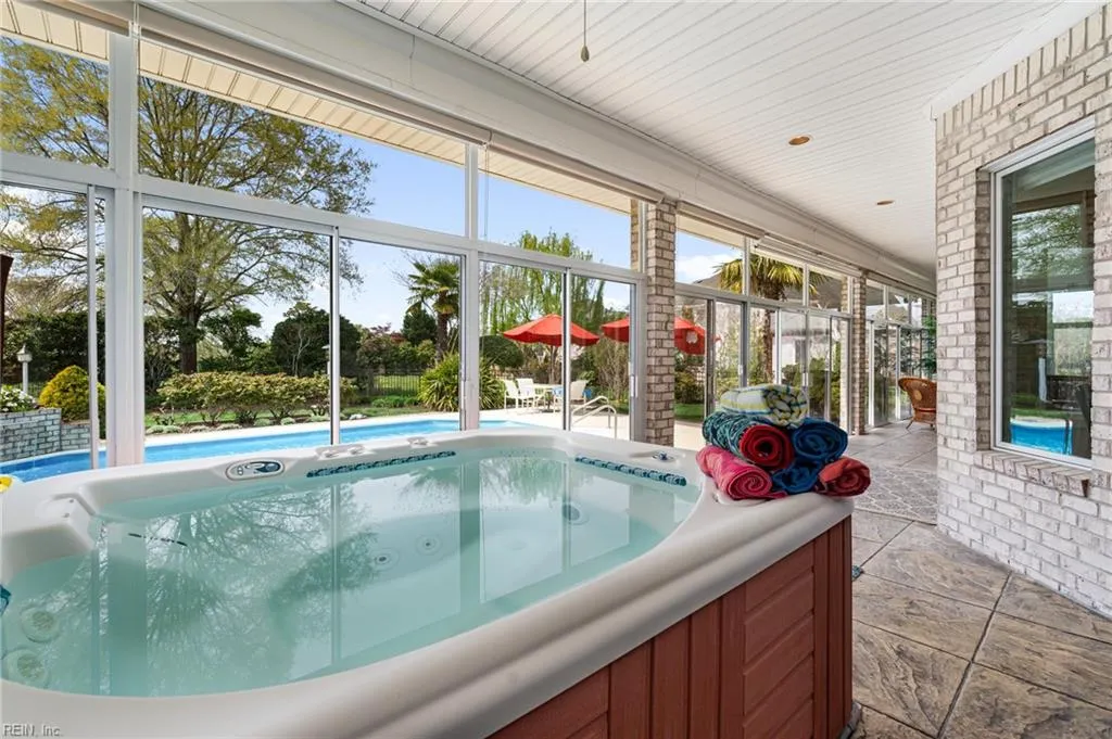 Virginia Beach, Virginia 23456, United States, 4 Bedrooms Bedrooms, ,3 BathroomsBathrooms,Residential,Pending,102781