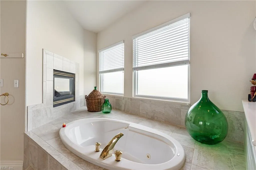 Virginia Beach, Virginia 23456, United States, 4 Bedrooms Bedrooms, ,3 BathroomsBathrooms,Residential,Pending,102781