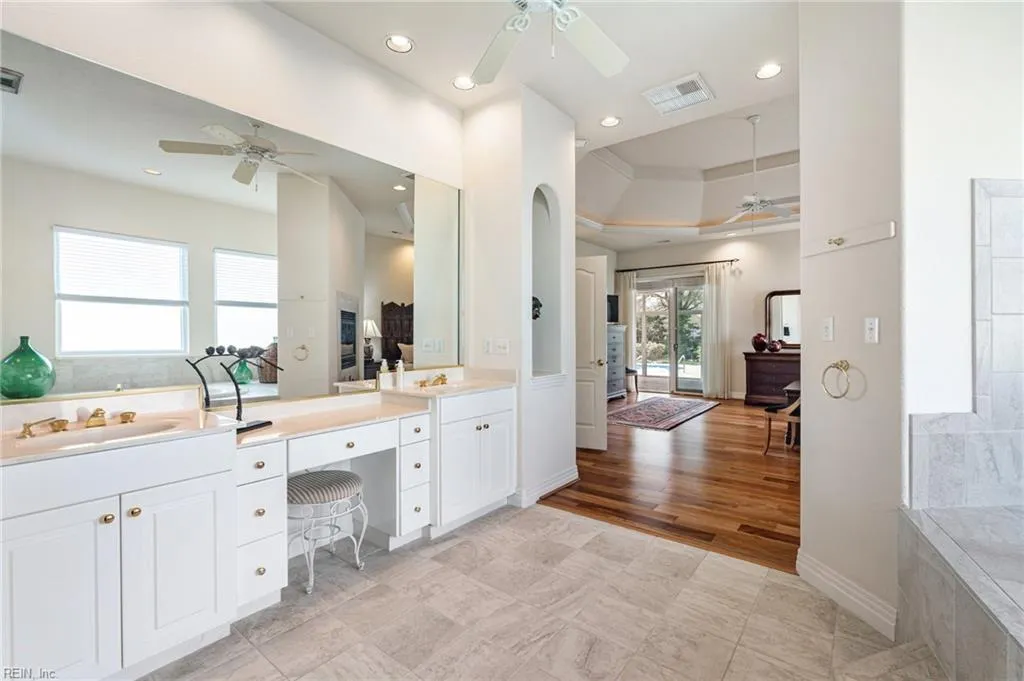 Virginia Beach, Virginia 23456, United States, 4 Bedrooms Bedrooms, ,3 BathroomsBathrooms,Residential,Pending,102781