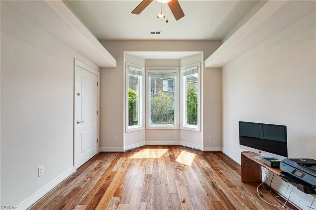 Virginia Beach, Virginia 23456, United States, 4 Bedrooms Bedrooms, ,3 BathroomsBathrooms,Residential,Pending,102781