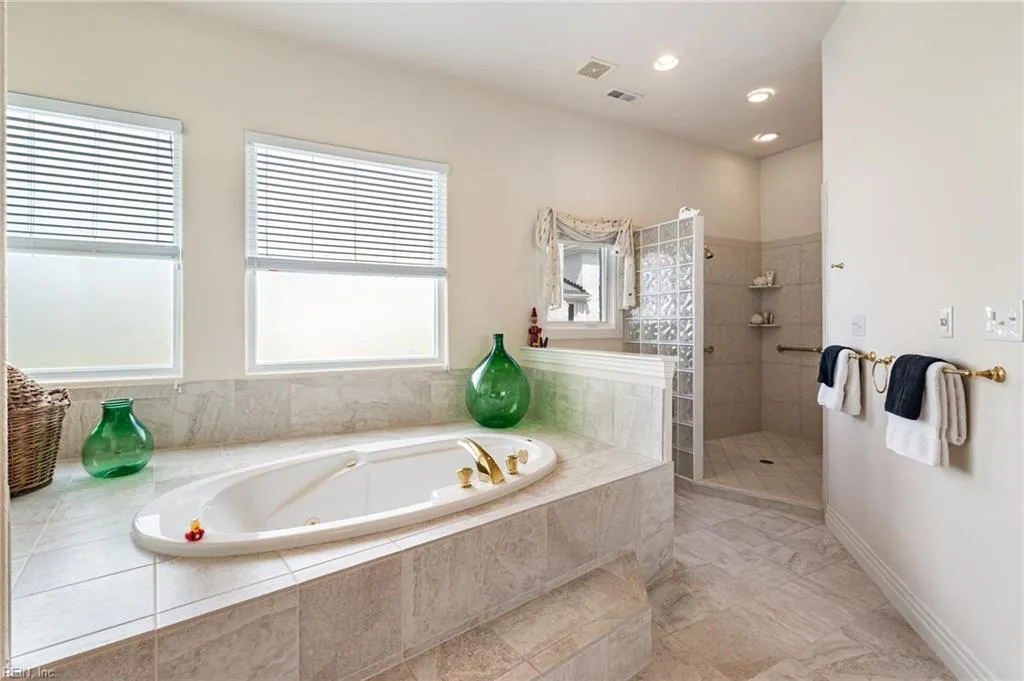 Virginia Beach, Virginia 23456, United States, 4 Bedrooms Bedrooms, ,3 BathroomsBathrooms,Residential,Pending,102781