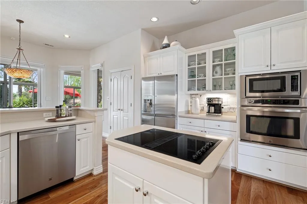 Virginia Beach, Virginia 23456, United States, 4 Bedrooms Bedrooms, ,3 BathroomsBathrooms,Residential,Pending,102781