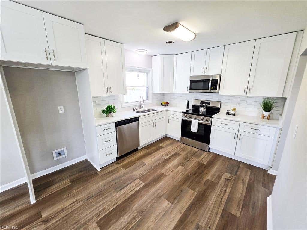 Photo of 303 Dover Road, Hampton, VA 23666 (MLS # 10649648)