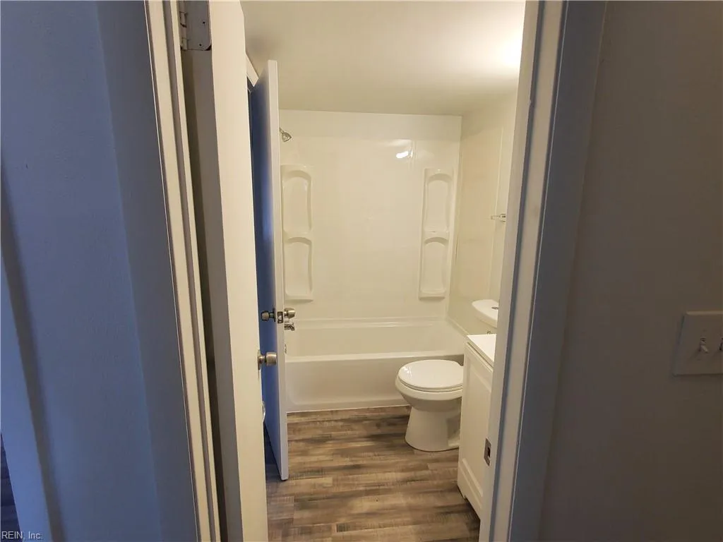 Virginia Beach, Virginia 23455, United States, 3 Bedrooms Bedrooms, ,2 BathroomsBathrooms,Residential,Active,77565