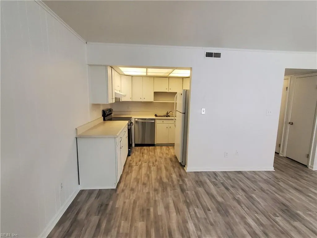 Virginia Beach, Virginia 23455, United States, 3 Bedrooms Bedrooms, ,2 BathroomsBathrooms,Residential,Active,77565