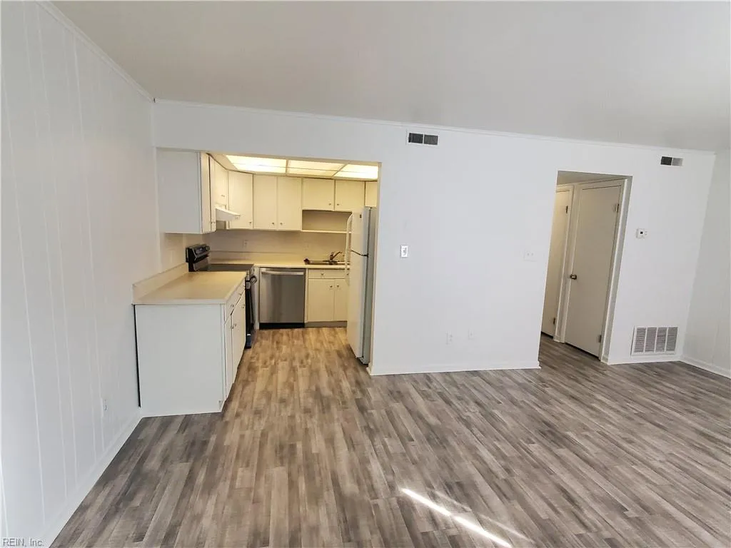 Virginia Beach, Virginia 23455, United States, 3 Bedrooms Bedrooms, ,2 BathroomsBathrooms,Residential,Active,77565