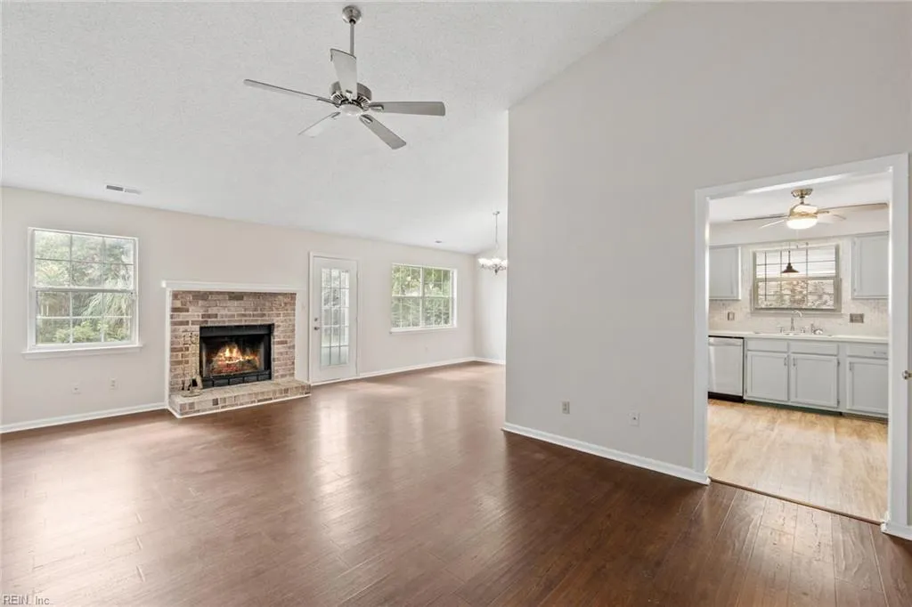 Virginia Beach, Virginia 23454, United States, 3 Bedrooms Bedrooms, ,2 BathroomsBathrooms,Residential,Active,198898