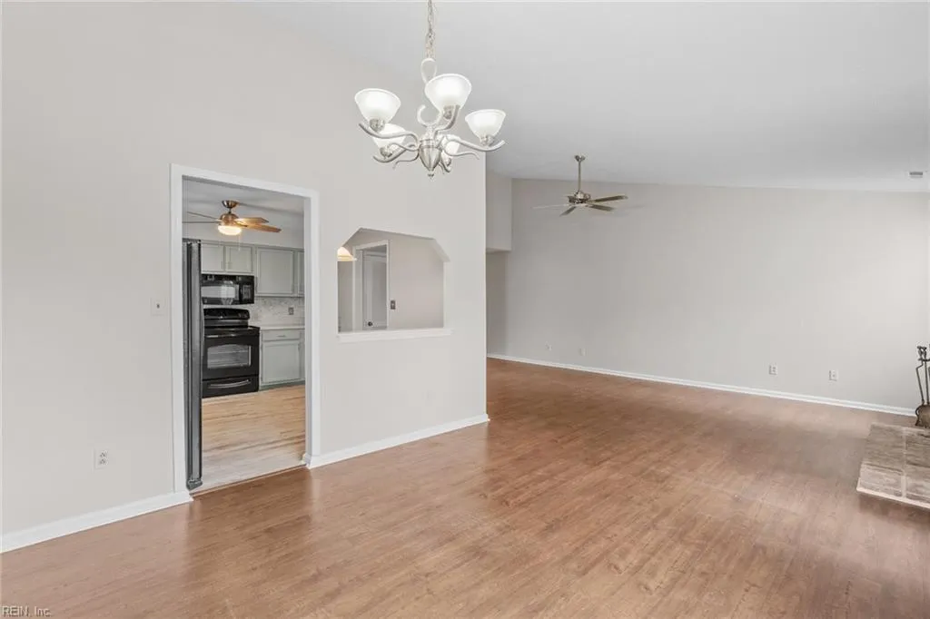 Virginia Beach, Virginia 23454, United States, 3 Bedrooms Bedrooms, ,2 BathroomsBathrooms,Residential,Active,198898