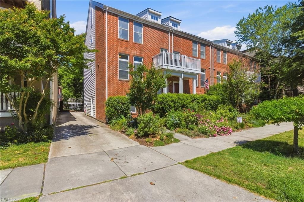Photo of 1401 Colonial Ave AVE, Norfolk, VA 23517 (MLS # 10634316)