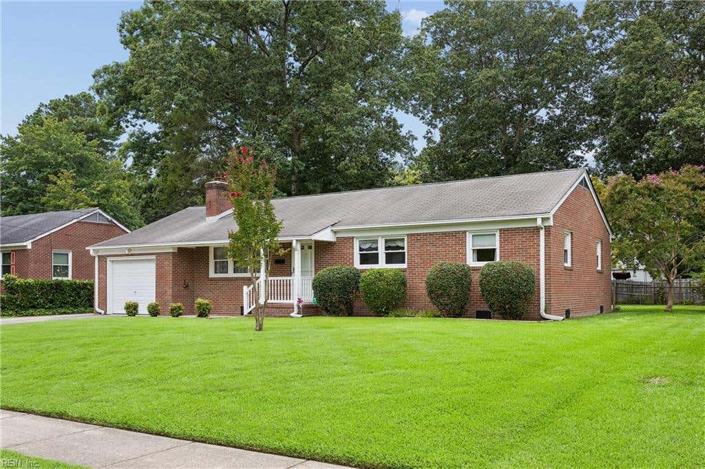 Photo of 843 Catalina Drive, Newport News, VA 23608 (MLS # 10650693)