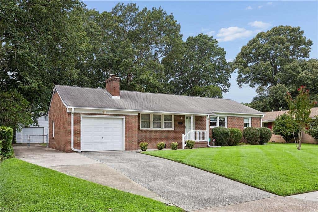 Photo of 843 Catalina Drive, Newport News, VA 23608 (MLS # 10650693)