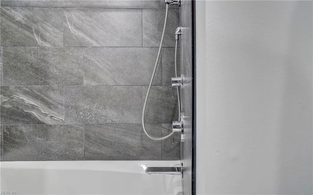 Norfolk, Virginia 23508, United States, 4 Bedrooms Bedrooms, ,2 BathroomsBathrooms,Residential,Pending,112064