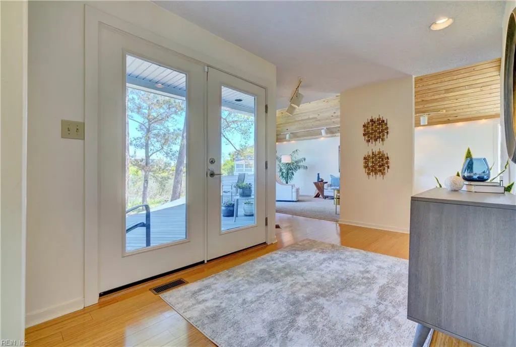 Norfolk, Virginia 23508, United States, 4 Bedrooms Bedrooms, ,2 BathroomsBathrooms,Residential,Pending,112064