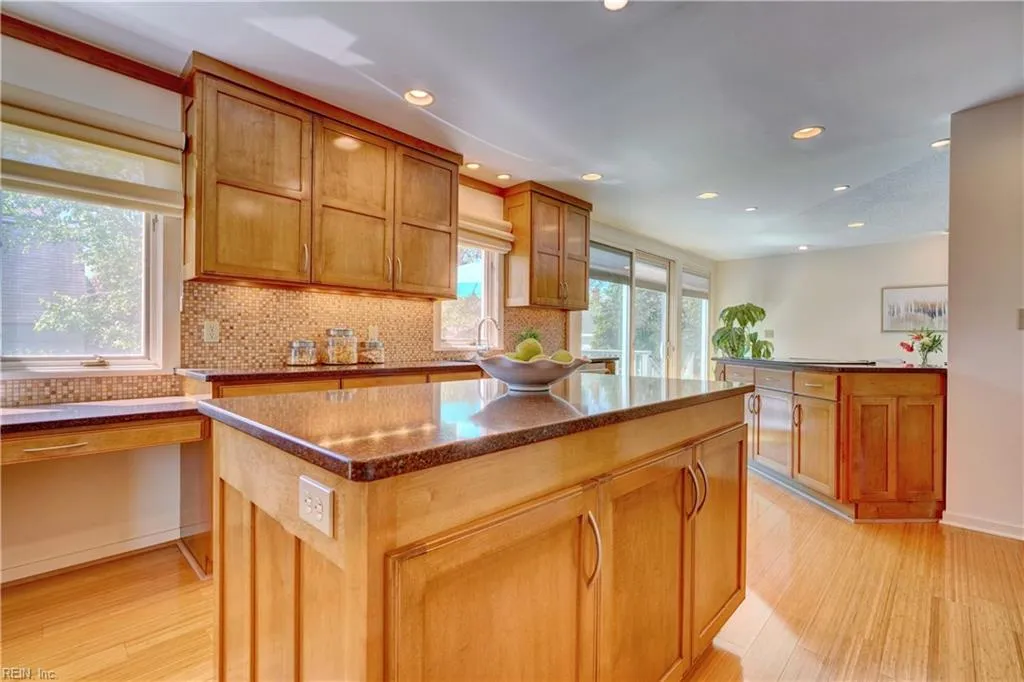 Norfolk, Virginia 23508, United States, 4 Bedrooms Bedrooms, ,2 BathroomsBathrooms,Residential,Pending,112064