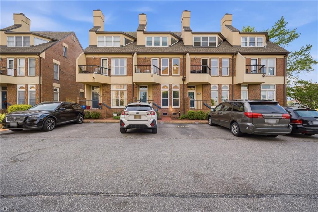 Photo of 155 Crawford Parkway, Portsmouth, VA 23704 (MLS # 10630331)