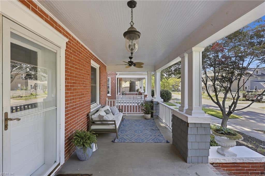 Photo of 527 Pennsylvania Avenue, Norfolk, VA 23508 (MLS # 10638943)